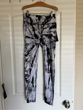 Mono B Black & White Tie-Dye Leggings